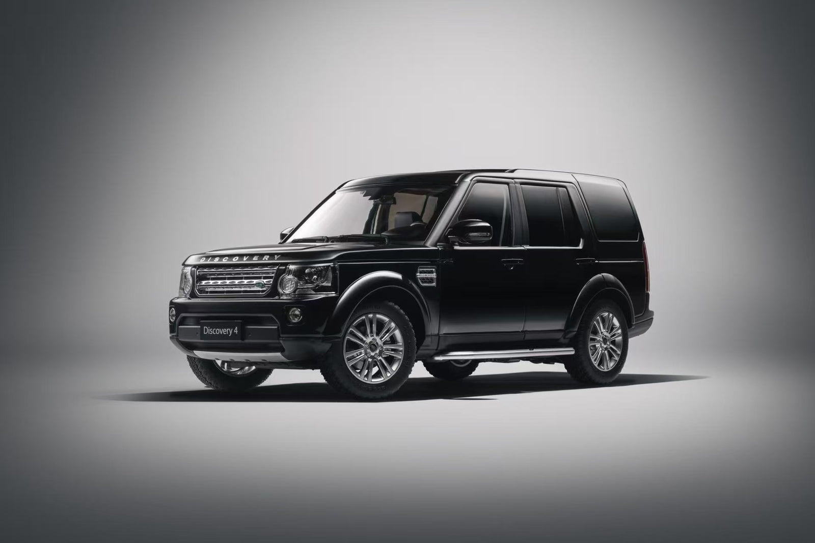 1:18 LAND ROVER DISCOVERY4 2014 black