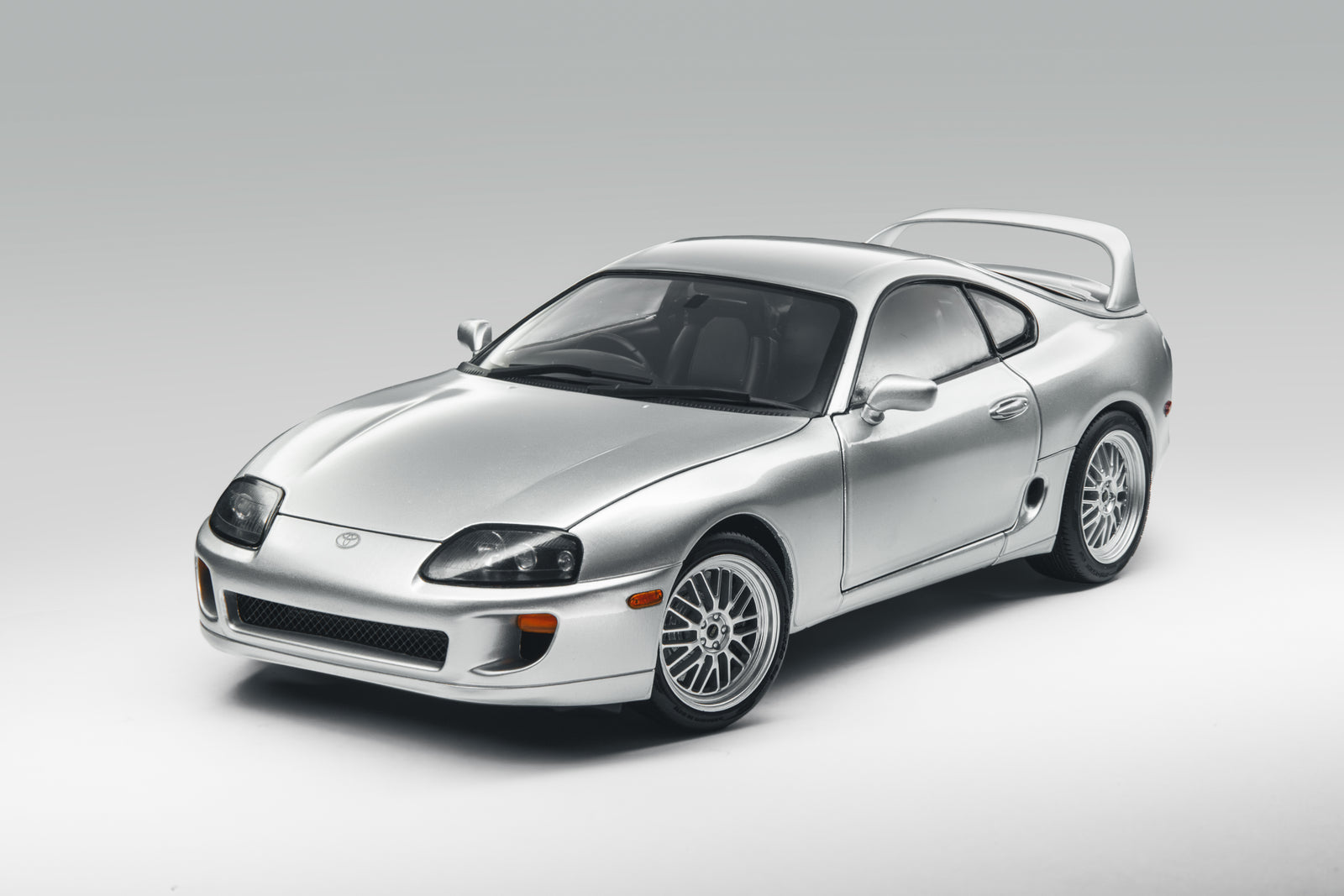 1:18 TOYOTA supra(A80) silver LHD
