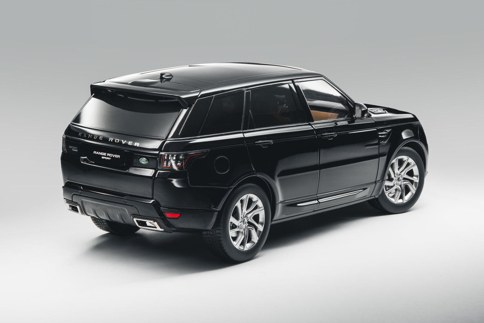 1:18 RANGE ROVER SPORT 2018 black