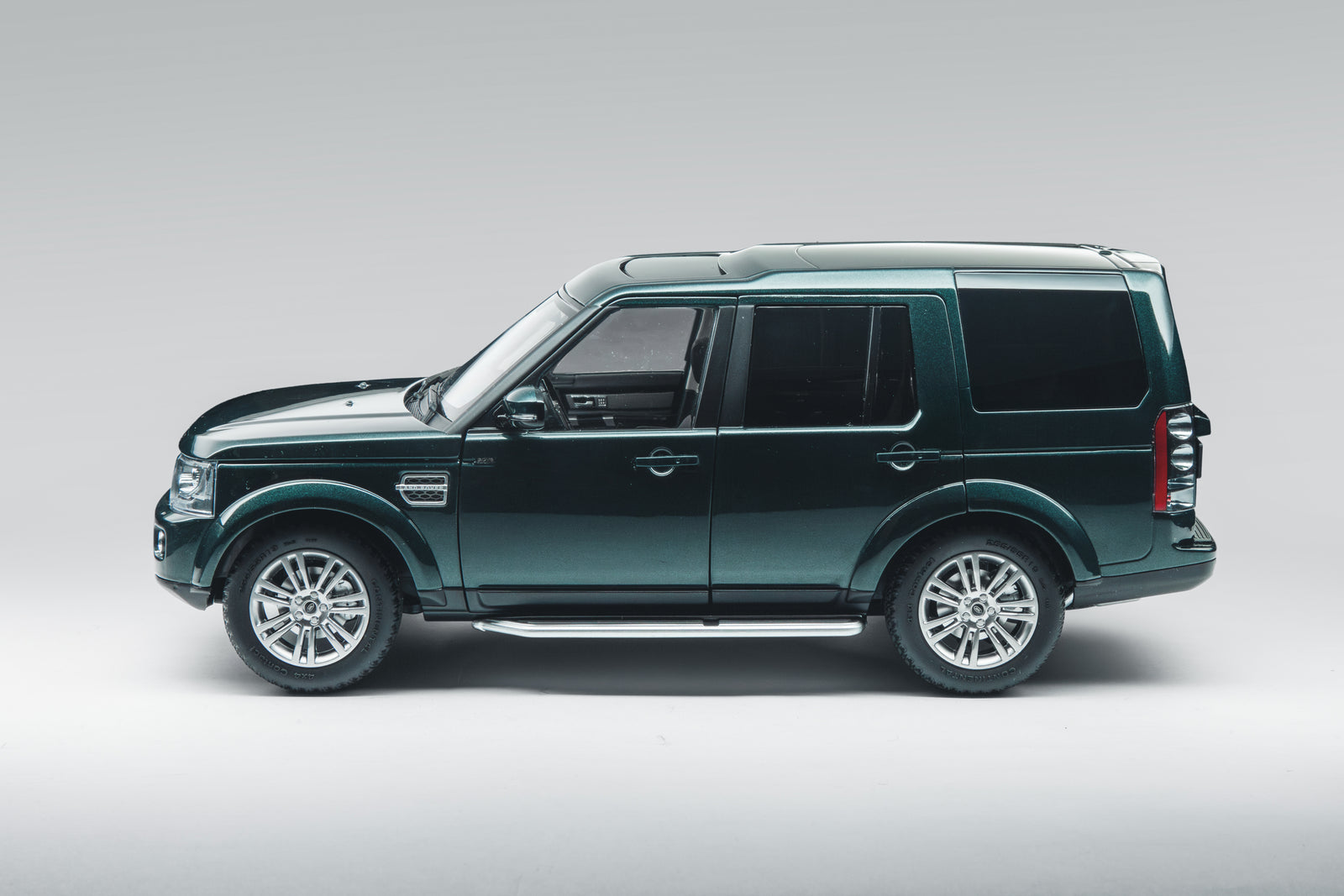 1:18 LAND ROVER DISCOVERY4 2014 green