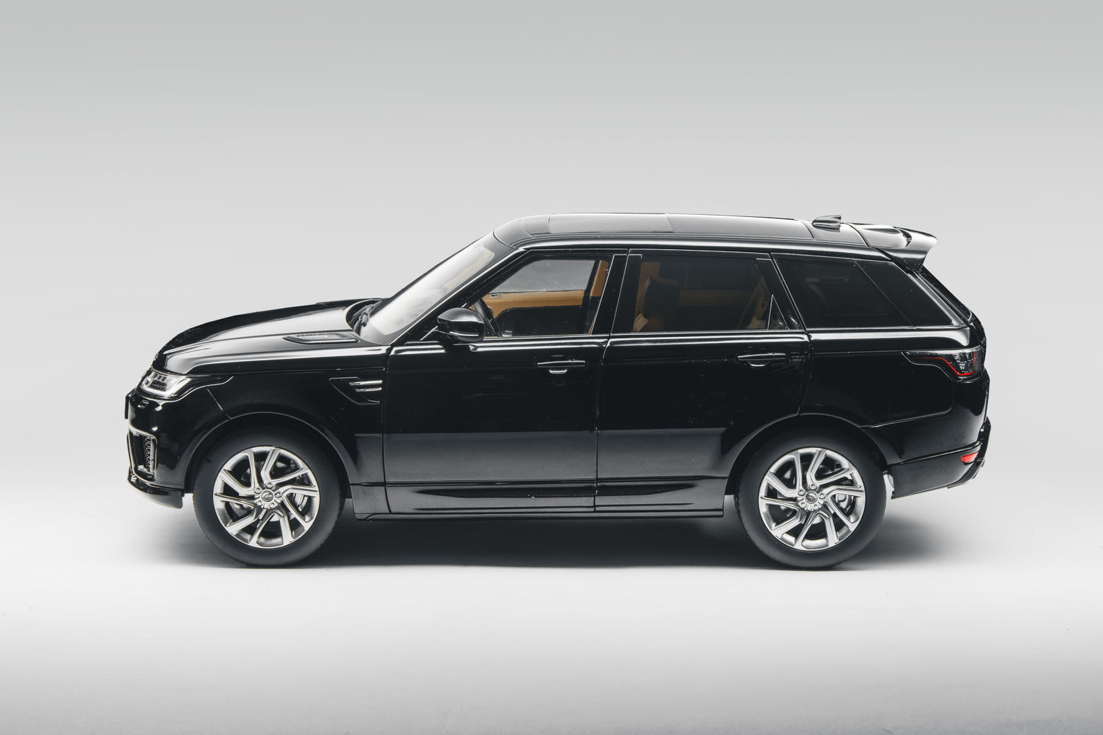 1:18 RANGE ROVER SPORT 2018 black