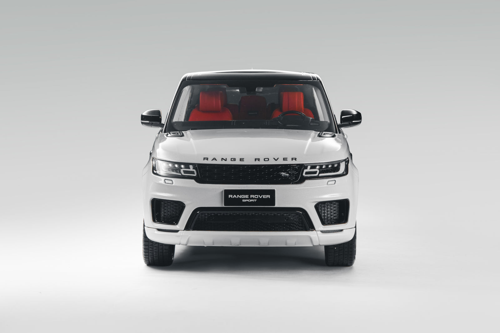 1:18 RANGE ROVER SPORT 2018 white