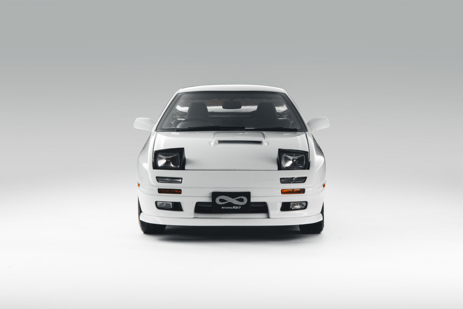 1:18 MAZDA RX-7(FC3S)1989 white