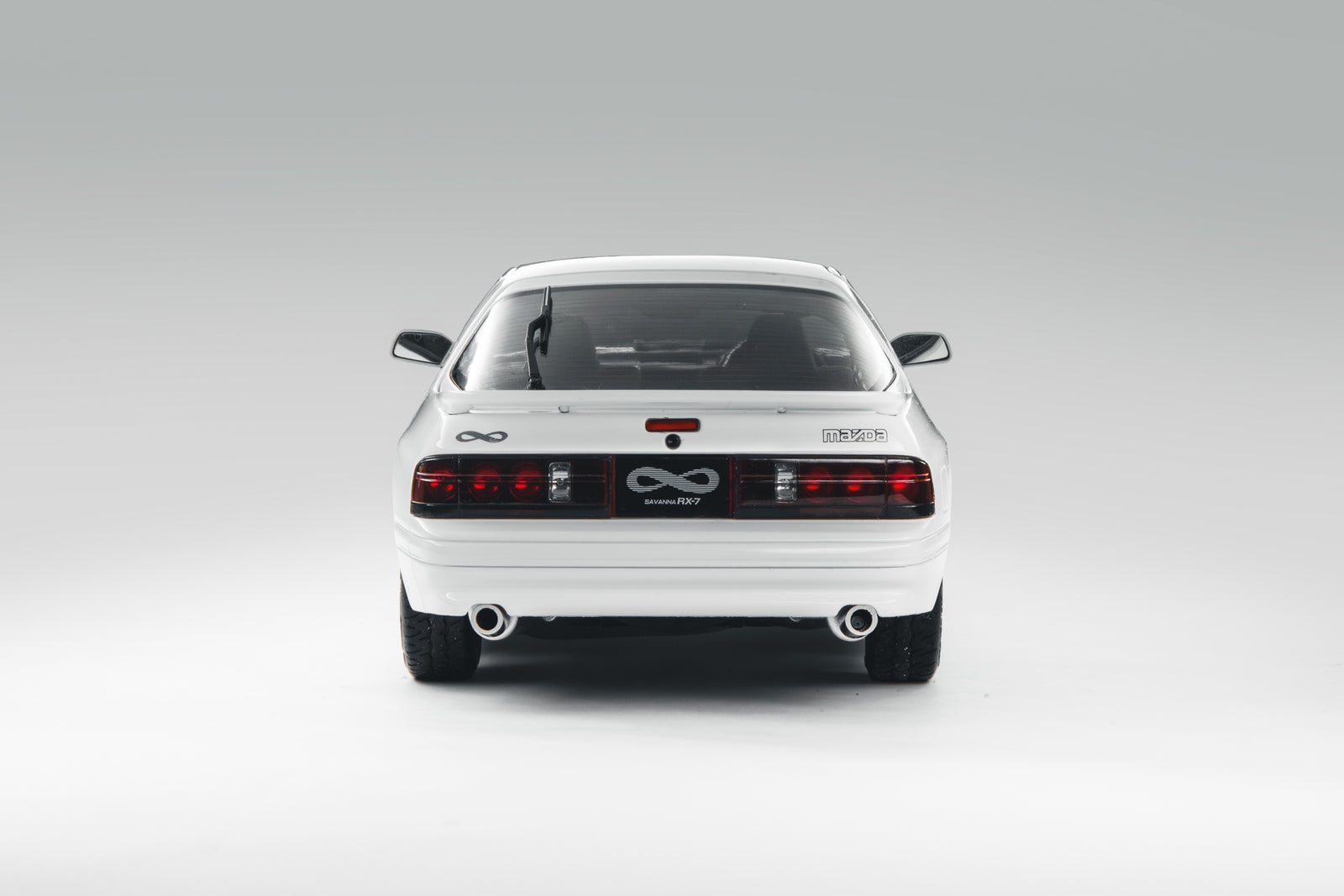 1:18 MAZDA RX-7(FC3S)1989 white